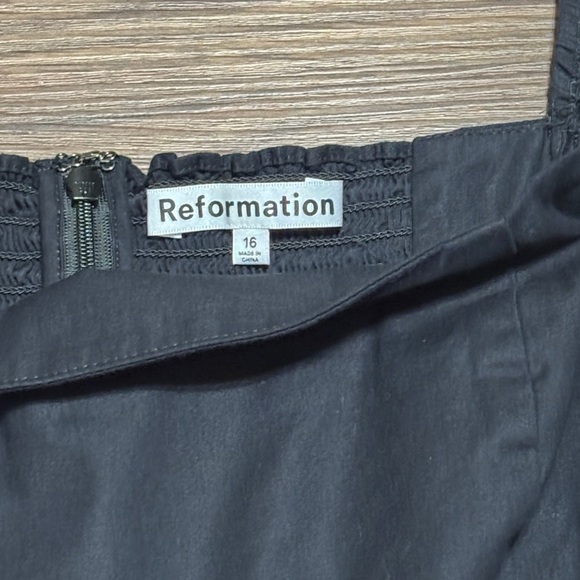 🔥🔥🔥Reformation Elegant Black Garment Size: 16🔥🔥🔥 - Picture 2 of 7